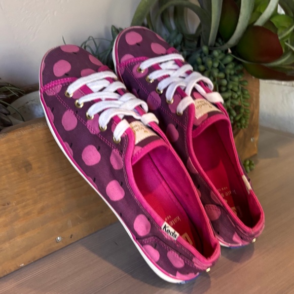 NWOT  Kate Spade Snapdragon Burgundy Apple Print Keds Lace-up - Picture 1 of 7